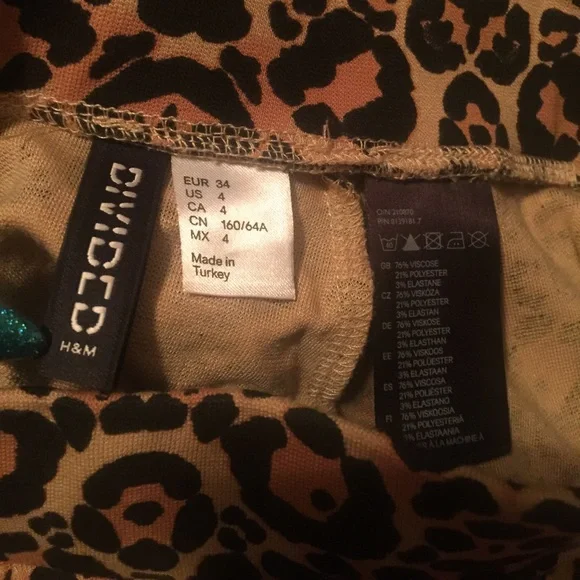 H&M skirt ✨ Black Friday sales✨ - Picture 4 of 4